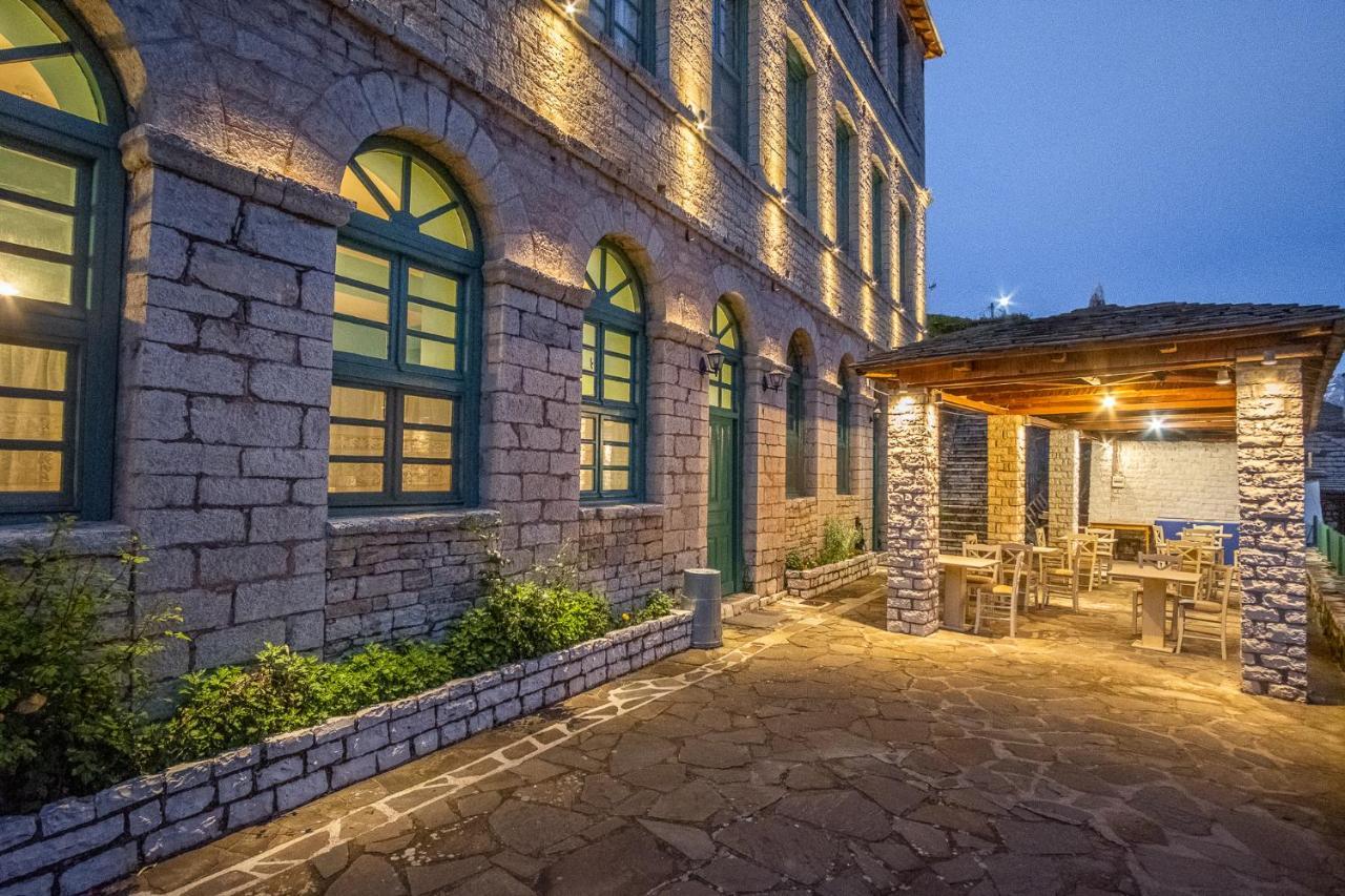 The Old School Boutique Hotel Sirako Exterior photo